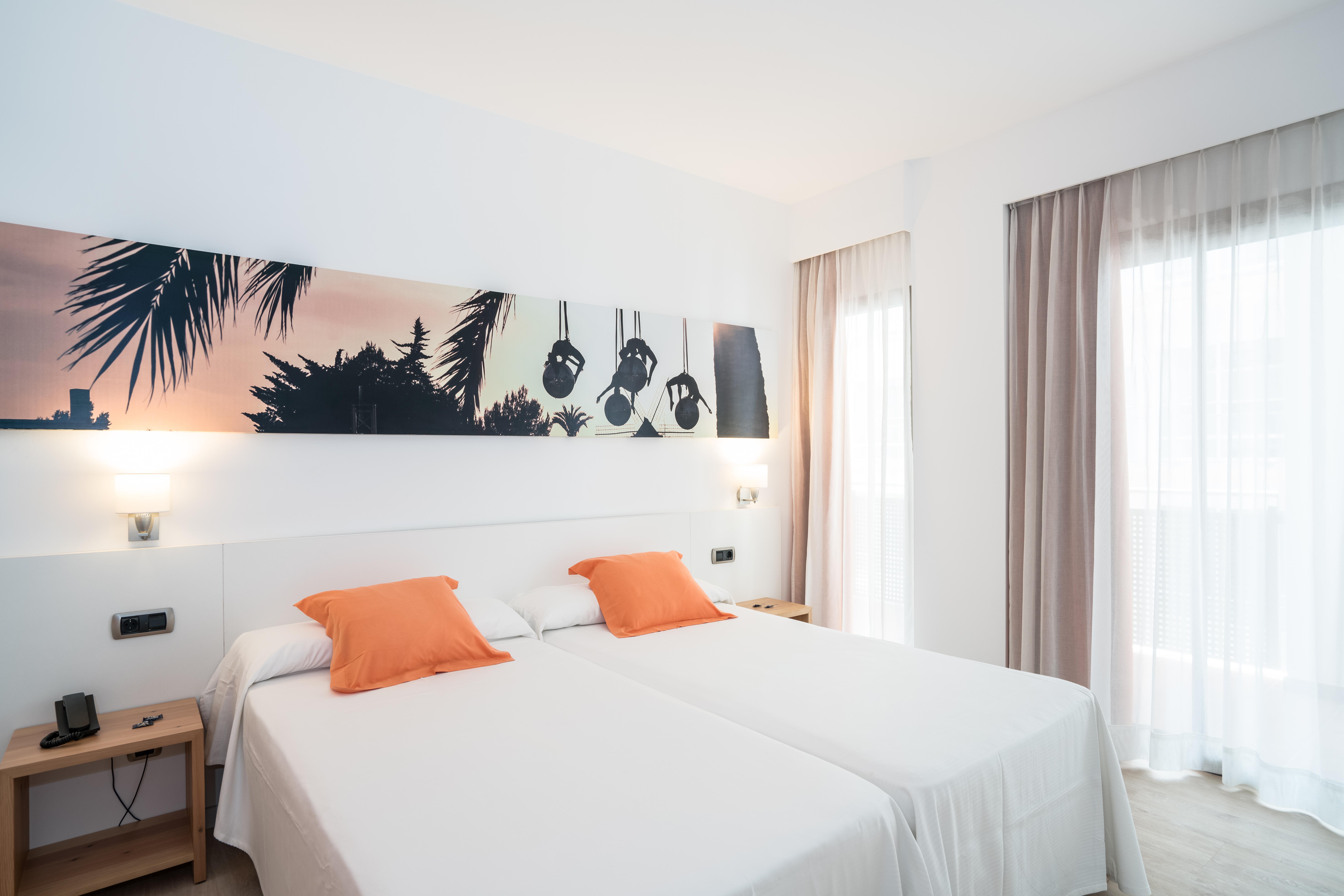 Thb Ocean Beach - Adults Only Сан-Антоніо Екстер'єр фото