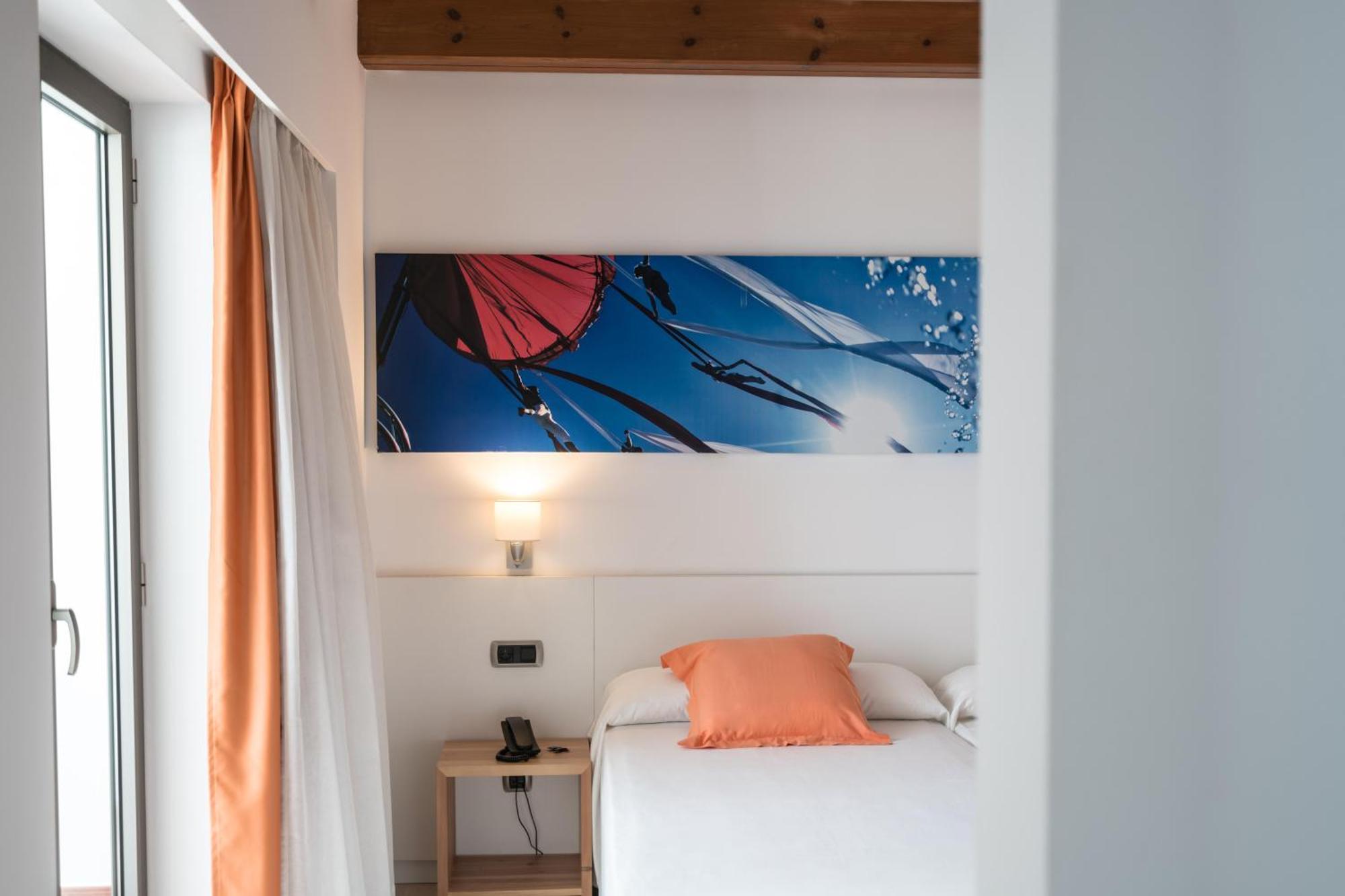 Thb Ocean Beach - Adults Only Сан-Антоніо Екстер'єр фото