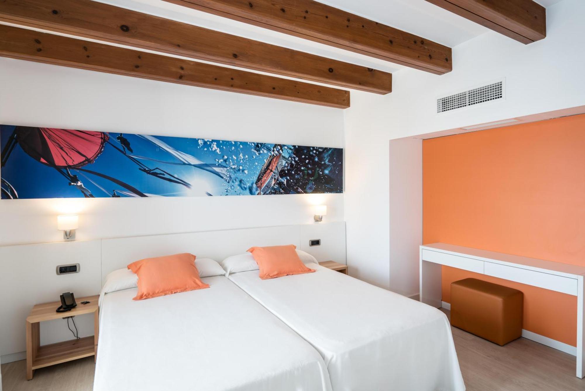 Thb Ocean Beach - Adults Only Сан-Антоніо Екстер'єр фото