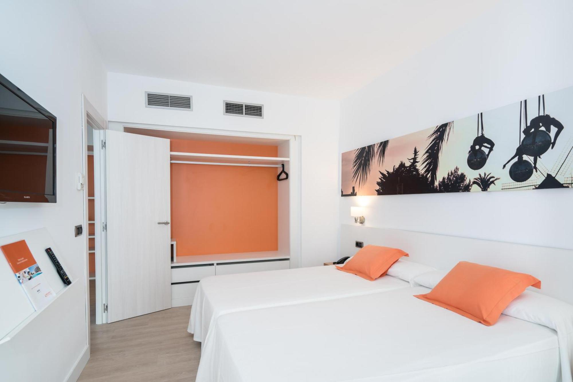 Thb Ocean Beach - Adults Only Сан-Антоніо Екстер'єр фото