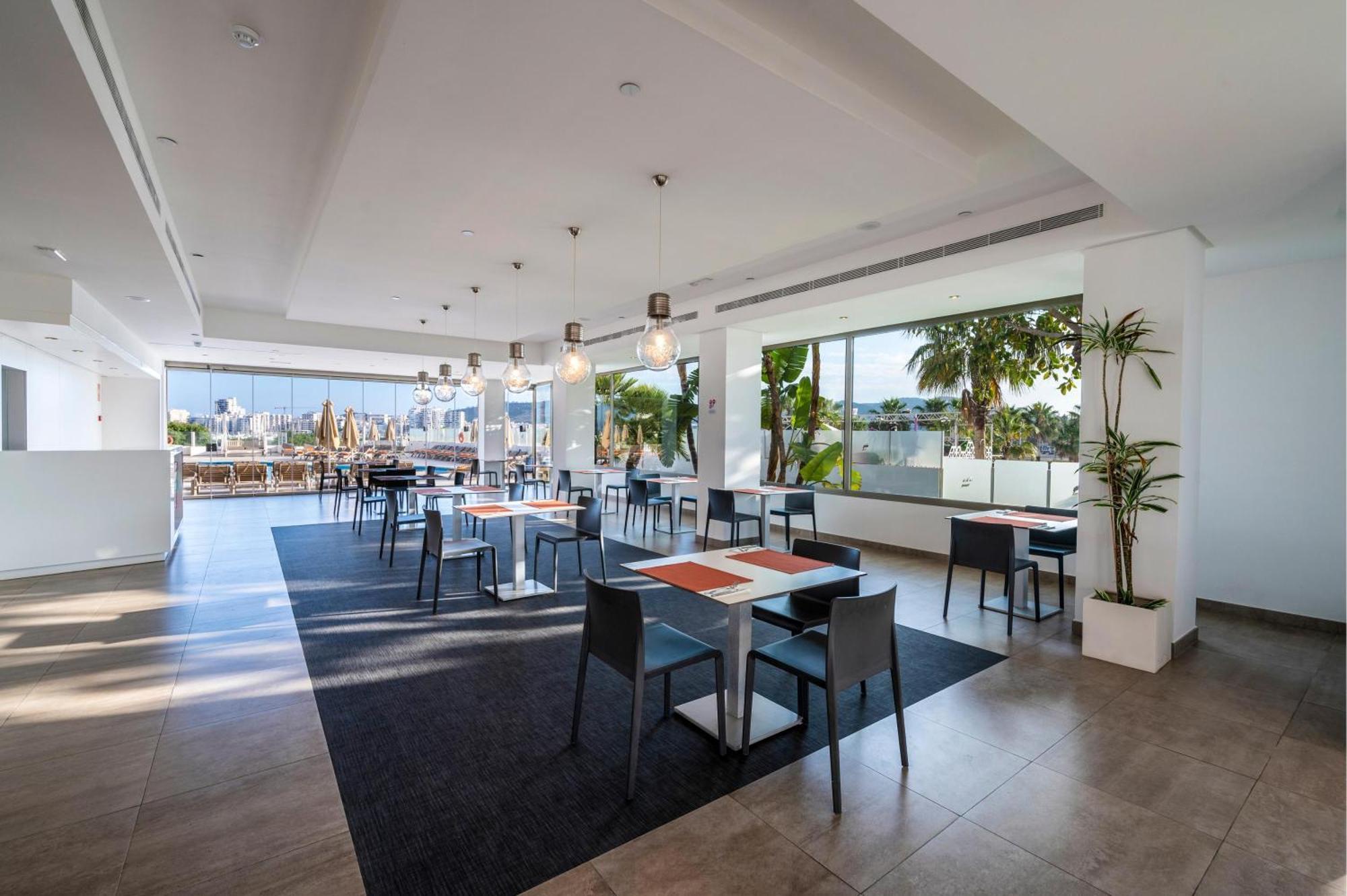 Thb Ocean Beach - Adults Only Сан-Антоніо Екстер'єр фото