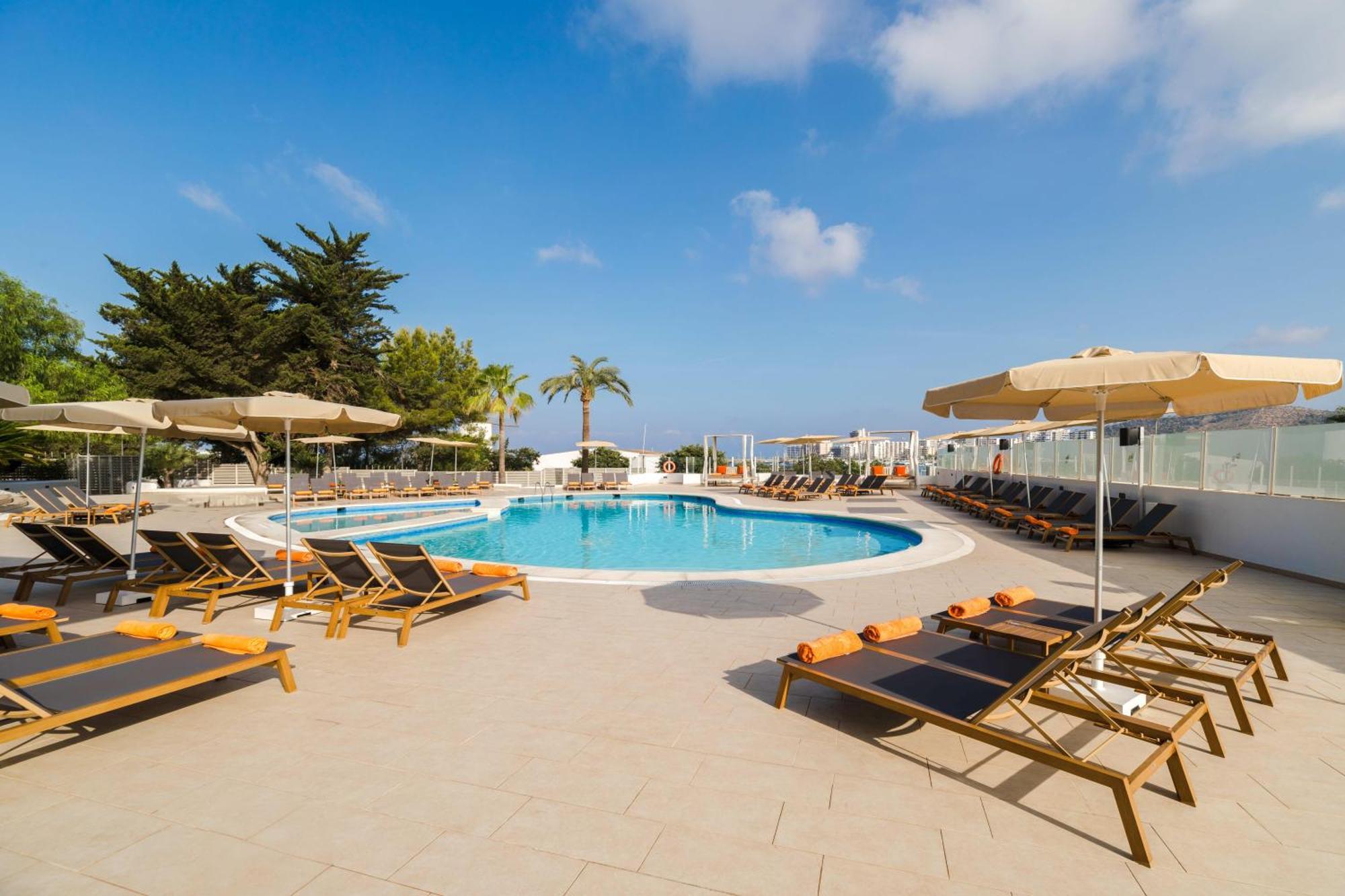 Thb Ocean Beach - Adults Only Сан-Антоніо Екстер'єр фото
